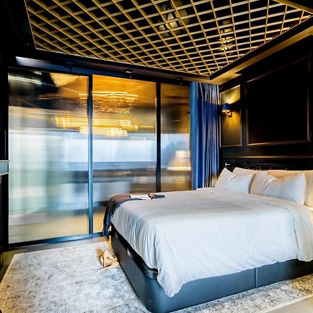 Suite Shibari By Justine Apartments Sobria Elegante Y Pecaminosa Apartamento Turistico En Madrid Rio Ngoại thất bức ảnh
