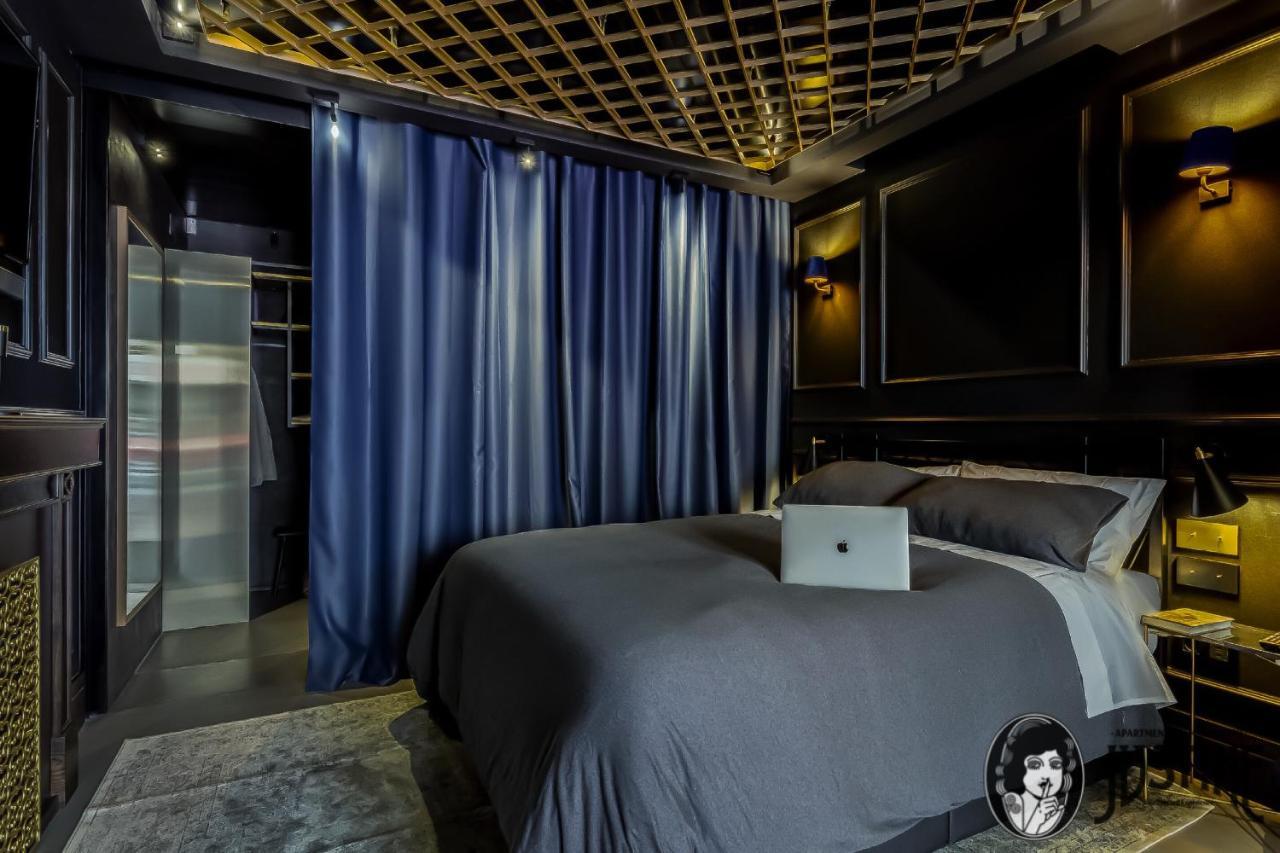 Suite Shibari By Justine Apartments Sobria Elegante Y Pecaminosa Apartamento Turistico En Madrid Rio Ngoại thất bức ảnh